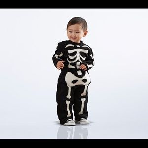 Pottery Barn Kids baby skeleton Halloween costume (0-6 mo), glow-in-the-dark